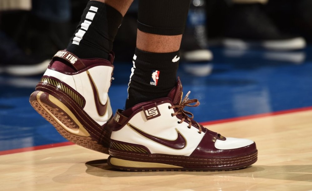 一河南球迷骑三轮车875公里，耗时19天抵达足协杯决赛地苏州（河南球迷骑三轮车19天跨越875公里，抵达足协杯决赛地苏州）