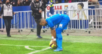 足球巴萨夏窗计划浮现，多名球员被列出售